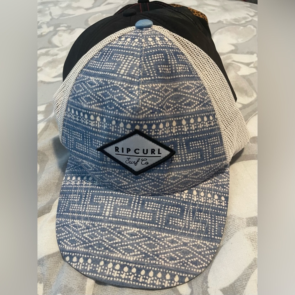Caps - Picture 8 of 12
